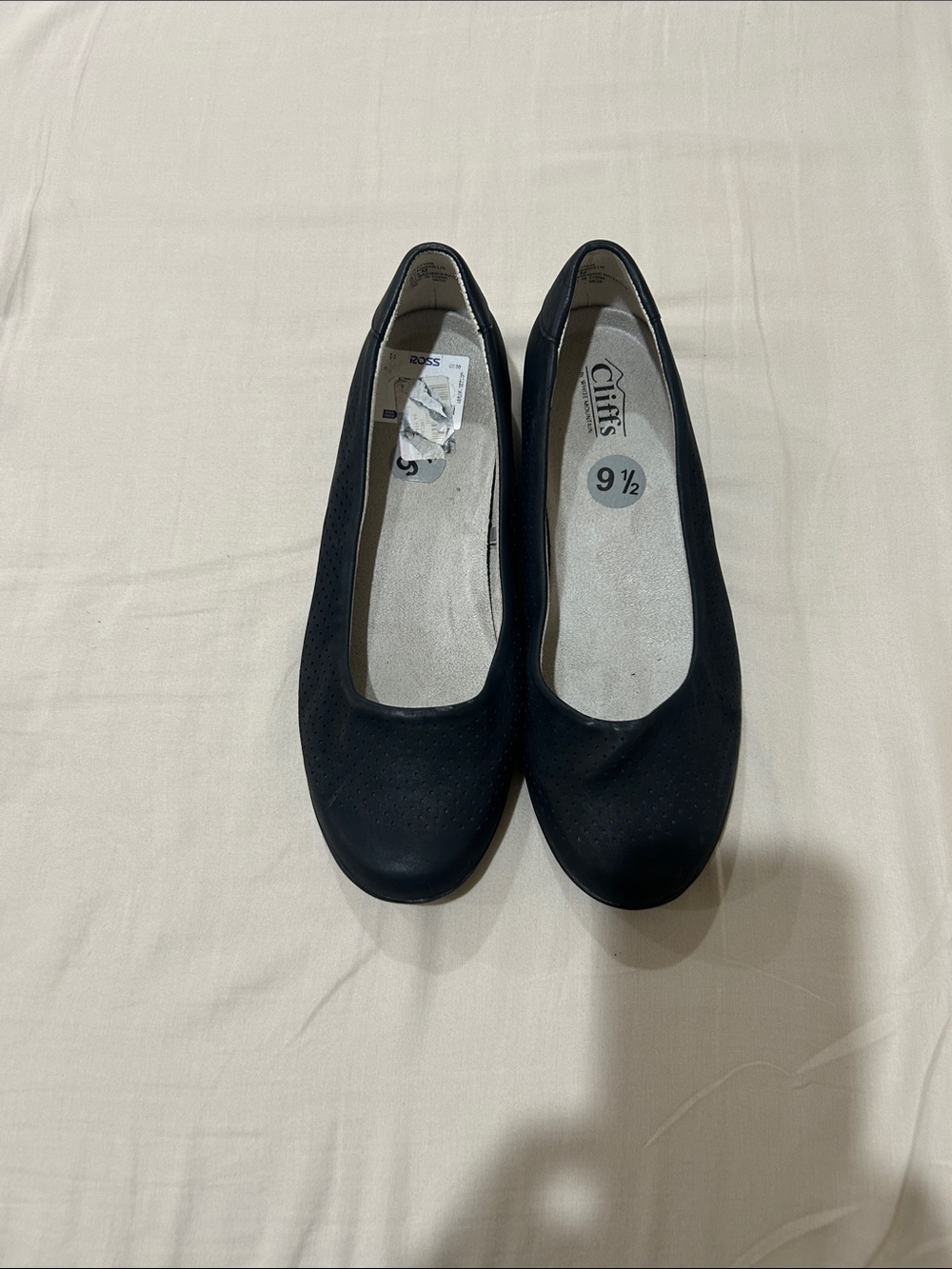 Cliffs by WHITE MOUNTAIN Black Slip-On Ballet Flats